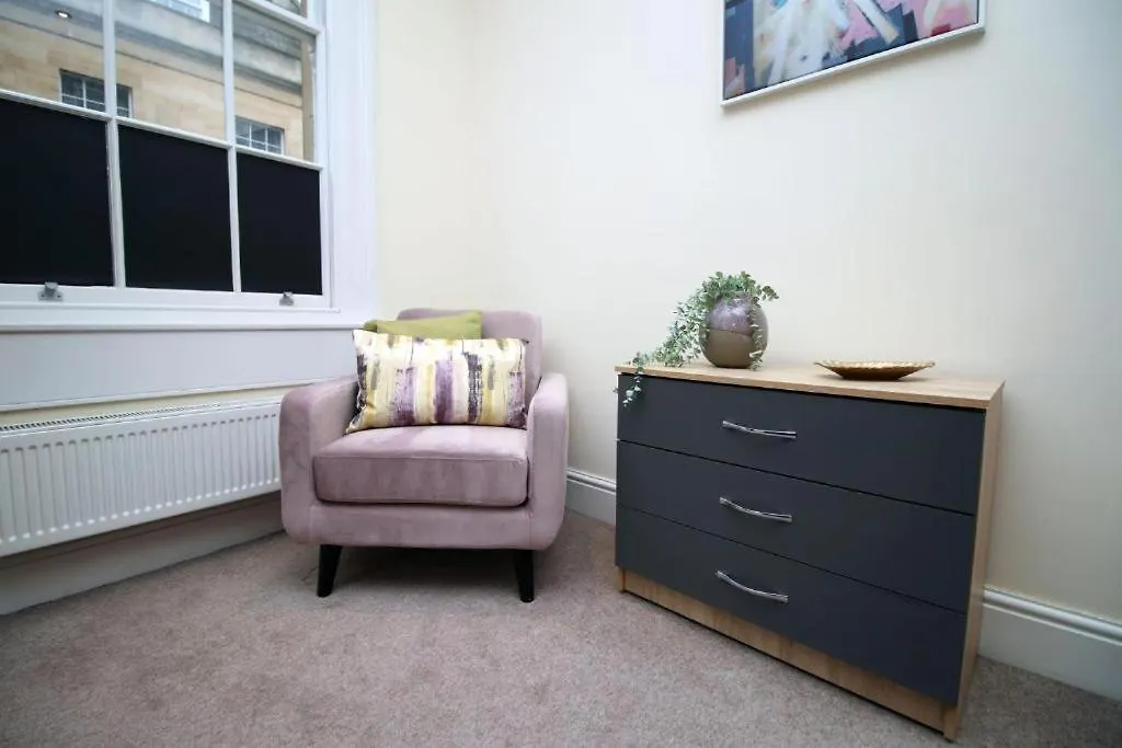Beautiful 2 Bedroom Apartment In Central Bath