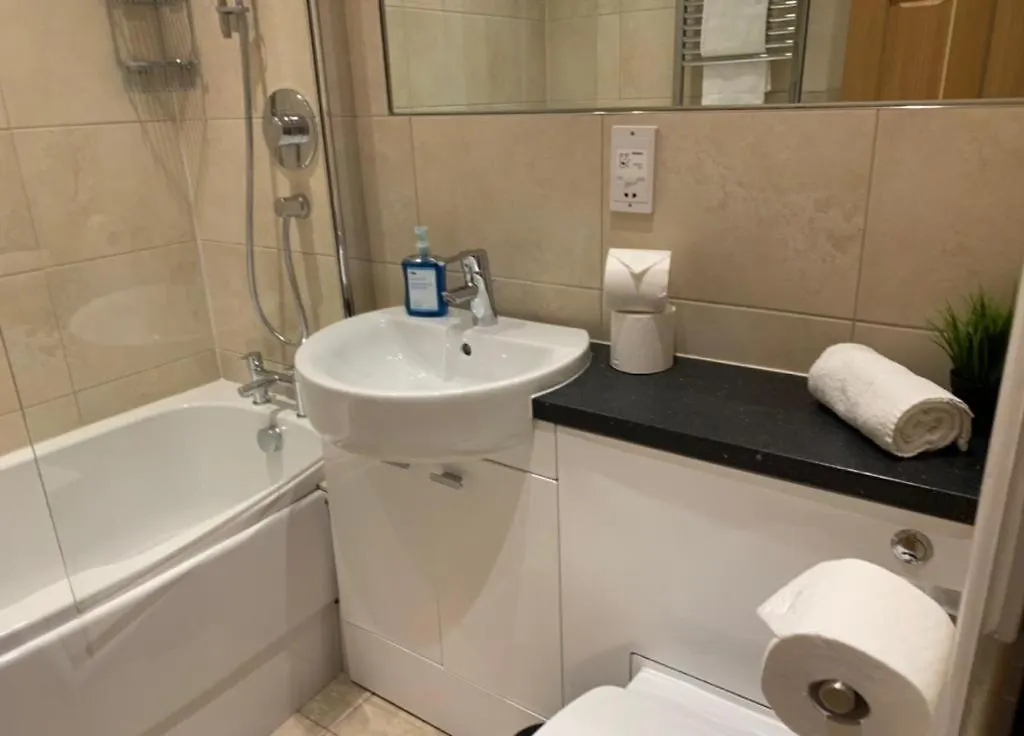 Beautiful 2 Bedroom Apartment In Central Bath 0*,  United Kingdom