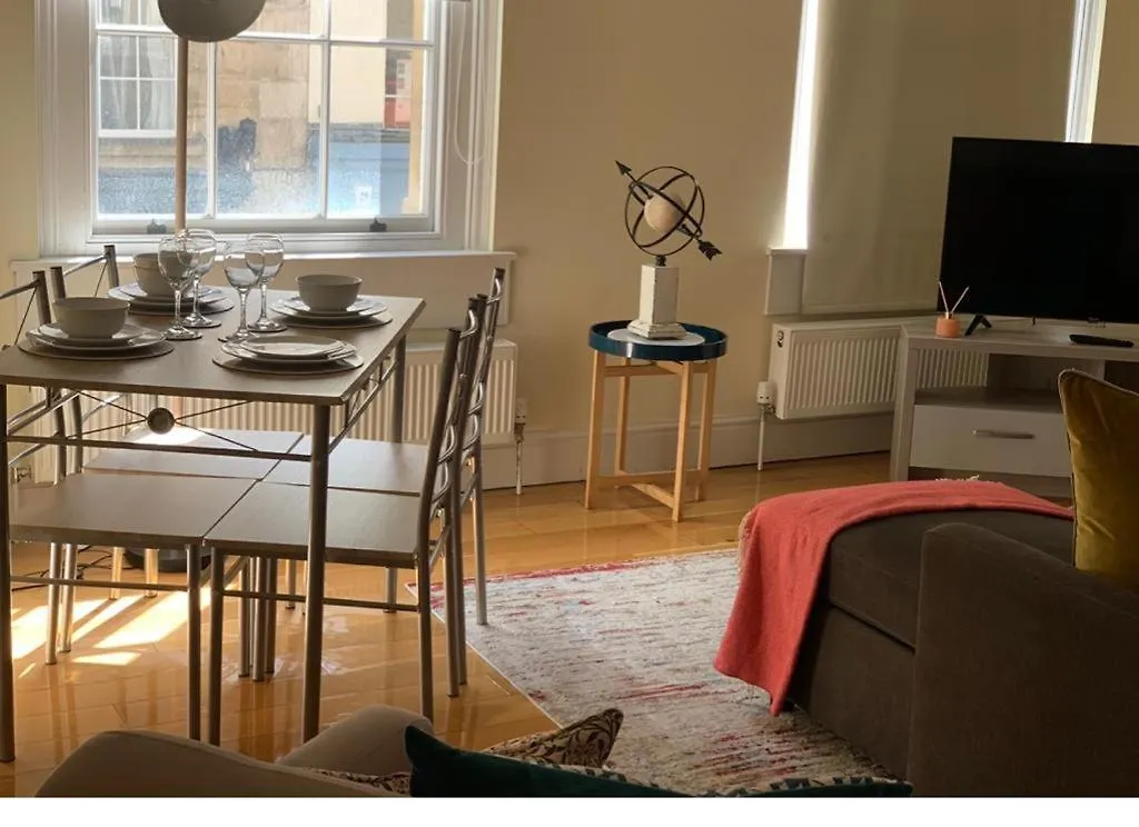 Beautiful 2 Bedroom Apartment In Central Bath 0*,  United Kingdom
